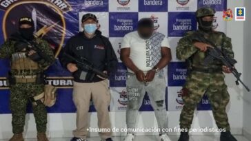 A la cárcel alias Pistolas, quien al parecer habría estado extorsionando a los propietarios de un establecimiento comercial en Buenaventura  | Noticias de Buenaventura, Colombia y el Mundo