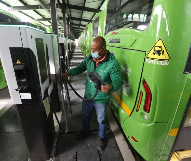 Colombia está a las puertas de llegar a los 1.000 buses eléctricos | Economía