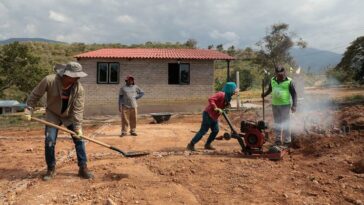 Construyendo la paz, un proyecto a la vez en Colombia | Noticias de Buenaventura, Colombia y el Mundo