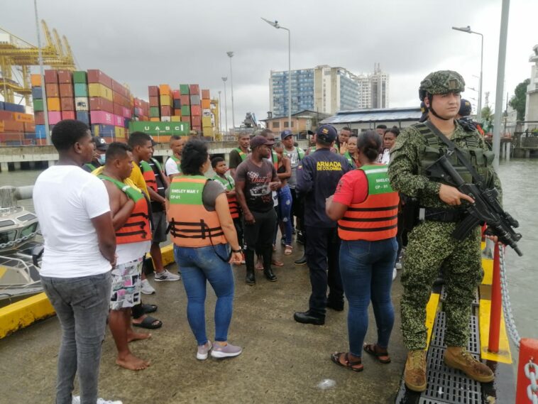ARMADA DE COLOMBIA RESCATA 25 PERSONAS VÍCTIMAS DE HURTO EN BUENAVENTURA  | Noticias de Buenaventura, Colombia y el Mundo