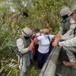 ARMADA DE COLOMBIA RESCATA A 14 PERSONAS LUEGO DE QUE SU EMBARCACIÓN FUERA HURTADA  | Noticias de Buenaventura, Colombia y el Mundo