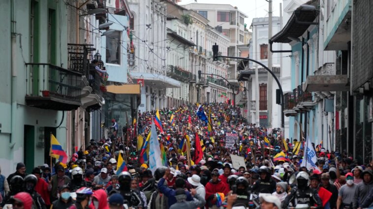 Ecuador: indígenas mantienen bloqueos y protestas | Noticias de Buenaventura, Colombia y el Mundo