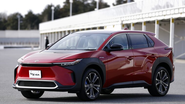 Toyota emite el retiro del mercado de su SUV eléctrico insignia debido a las preocupaciones sobre el desprendimiento de las ruedas | Noticias de Buenaventura, Colombia y el Mundo