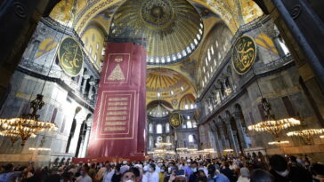 Los pisos de mármol de Hagia Sophia sufren 'tremendos daños' por un accidente de limpieza | Noticias de Buenaventura, Colombia y el Mundo