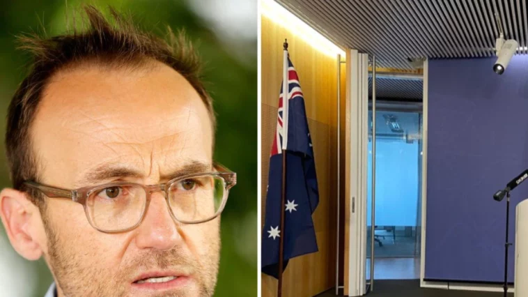 ¿Por qué el líder de los Verdes escondió la bandera australiana? | Noticias de Buenaventura, Colombia y el Mundo