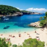 Bañista en estado crítico tras saltar cinco metros sobre rocas en Ibiza | Noticias de Buenaventura, Colombia y el Mundo