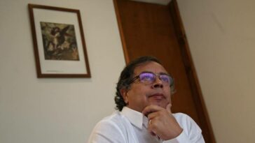 ¿Quiénes son Sebastián Guanumen y Vinicio Alvarado, los polémicos asesores de Gustavo Petro?