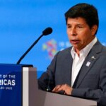 Perú: Presidente renuncia al grupo con el que llegó al poder | Noticias de Buenaventura, Colombia y el Mundo