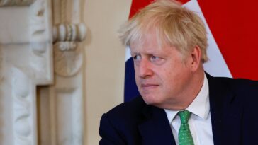 El británico Boris Johnson lucha por su supervivencia política tras importantes renuncias y escándalos | Noticias de Buenaventura, Colombia y el Mundo