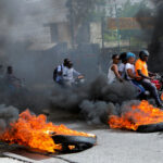 Pandillas avanzan sobre la sede del poder del gobierno haitiano: 'Los haitianos son rehenes' | Noticias de Buenaventura, Colombia y el Mundo