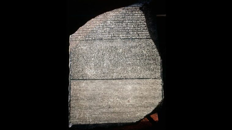¿Por qué la Piedra de Rosetta tiene 3 tipos de escritura? | Noticias de Buenaventura, Colombia y el Mundo