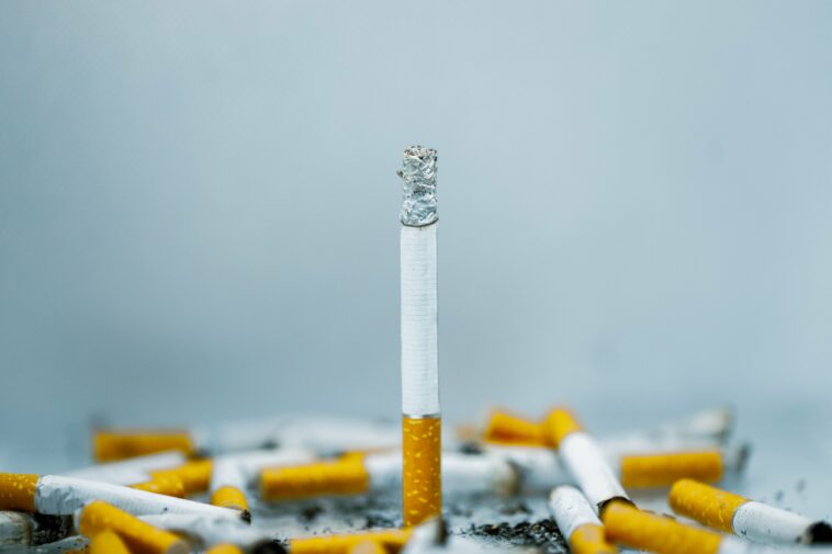 Los fumadores de cigarrillos que tratan de dejar de fumar a menudo terminan vapeando y fumando | Noticias de Buenaventura, Colombia y el Mundo
