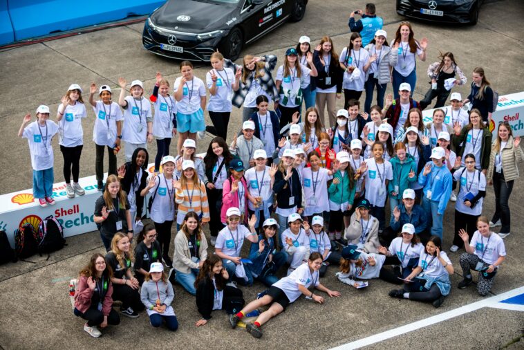 120 chicas de la FIA en pista en el E Prix de Londres | Noticias de Buenaventura, Colombia y el Mundo