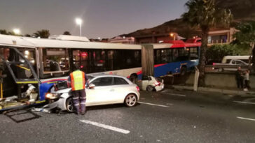 Accidente de autobús de MyCiTi en Nelson Mandela Boulevard, un extraño accidente - Rob Quintas | Noticias de Buenaventura, Colombia y el Mundo