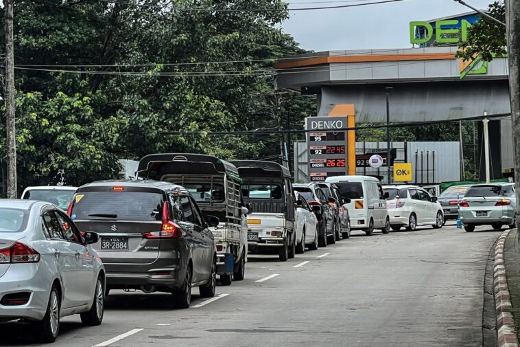 Dolor en la bomba para los automovilistas de Myanmar, ya que la escasez de combustible hace que los precios se disparen | Noticias de Buenaventura, Colombia y el Mundo