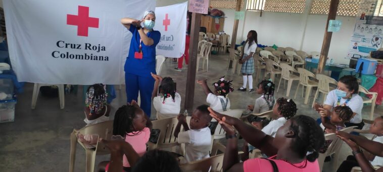 En Brigada de Salud liderada por el Hospital San Agustín y la Cruz Roja Colombiana se atendieron más de dos mil personas del río Naya  | Noticias de Buenaventura, Colombia y el Mundo