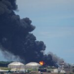 Colapso del tercer tanque de crudo, se extiende el incendio en Cuba | Noticias de Buenaventura, Colombia y el Mundo
