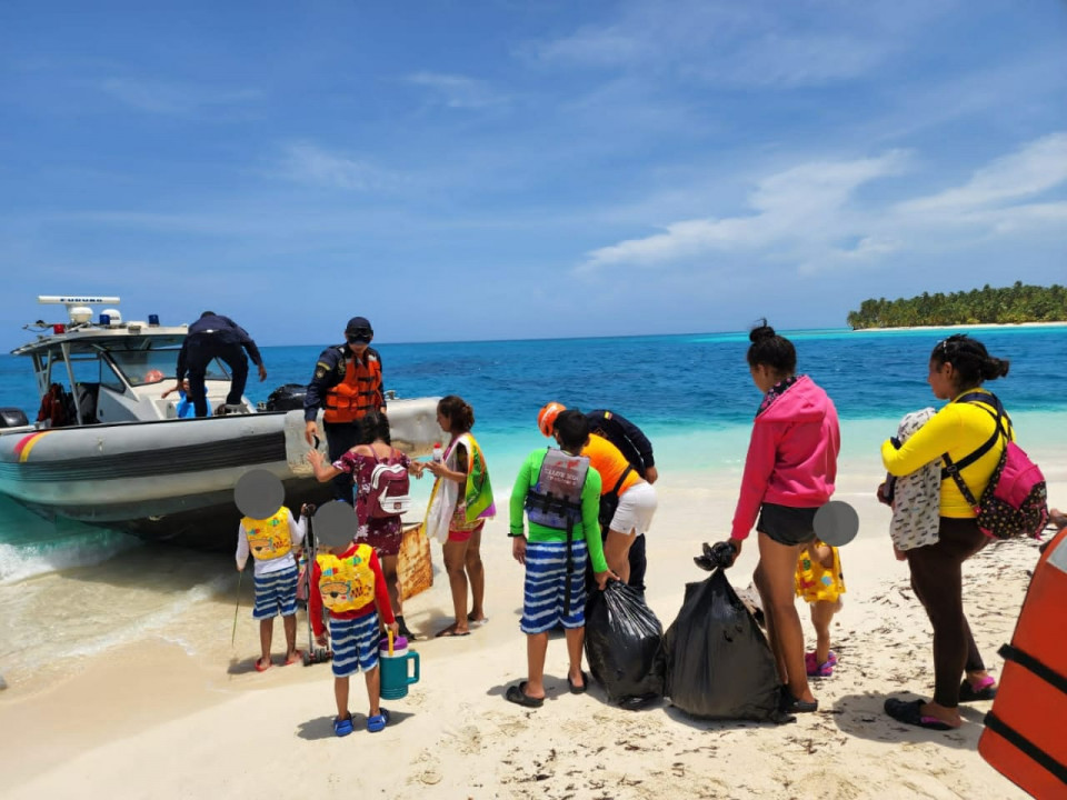 Armada Protegió La Vida De 36 Migrantes Irregulares Escondidos En Cayo ...