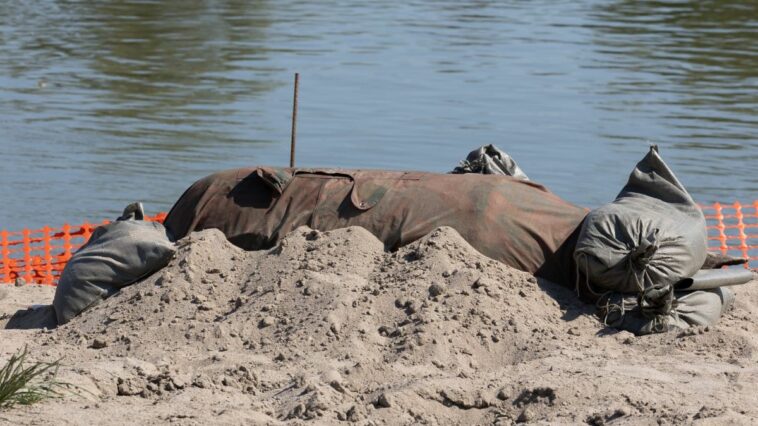 Bomba intacta de la era de la Segunda Guerra Mundial descubierta en el río Po de Italia después de una sequía extrema | Noticias de Buenaventura, Colombia y el Mundo