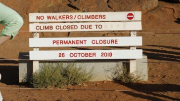 Hombre victoriano, primera persona condenada por escalar Uluru | Noticias de Buenaventura, Colombia y el Mundo