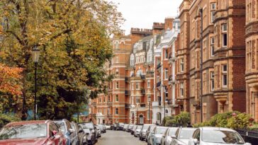 Los compradores de viviendas estadounidenses están encontrando gangas en el Reino Unido, descontadas por una libra más débil | Noticias de Buenaventura, Colombia y el Mundo