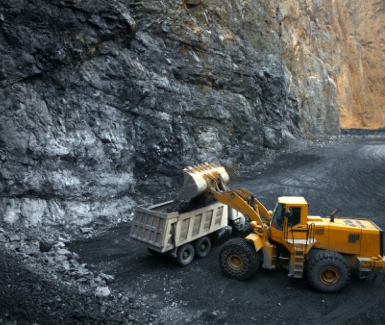 Minería dejaría unos $8 billones a Colombia este 2022 | Finanzas | Economía