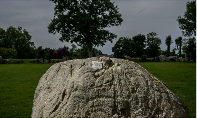 Tallas prehistóricas descubiertas en un círculo de piedra de 4000 años de antigüedad en Irlanda | Noticias de Buenaventura, Colombia y el Mundo
