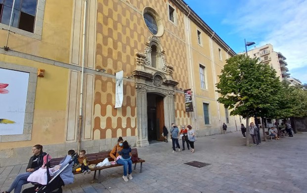 Al menos 12 heridos tras explosión en el edificio de la Casa de Cultura de Girona | Noticias de Buenaventura, Colombia y el Mundo
