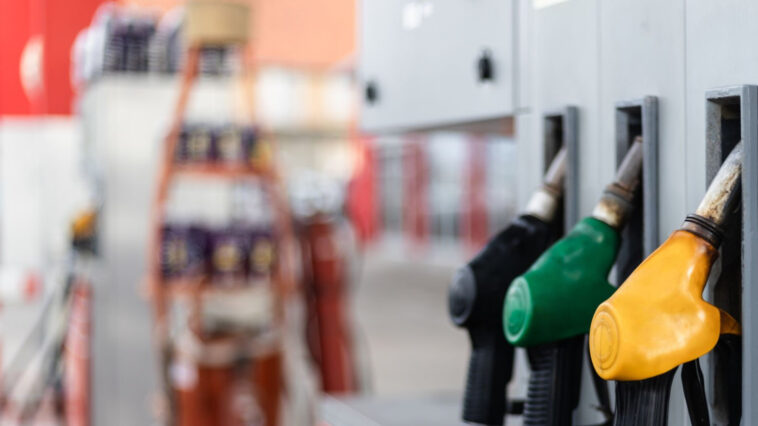 La gasolina subirá 200 pesos mensuales en lo que queda del 2022 | Noticias de Buenaventura, Colombia y el Mundo
