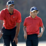 Los caddies de Tiger Woods mientras su hijo Charlie dispara 68, el mejor de su carrera, en el campeonato junior | Noticias de Buenaventura, Colombia y el Mundo