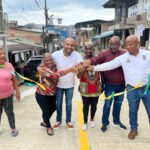 Administración Distrital entregó pavimentaciones en los barrios Doña Ceci y El Cambio después de esperar décadas para cumplir el sueño  | Noticias de Buenaventura, Colombia y el Mundo