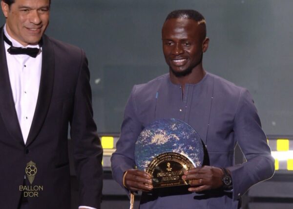El senegalés Mané gana el Premio Sócrates y finaliza segundo en el Balón de Oro | Noticias de Buenaventura, Colombia y el Mundo
