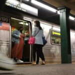 El alcalde de Nueva York, reaccionando al crimen en el metro, sugiere no usar auriculares | Noticias de Buenaventura, Colombia y el Mundo