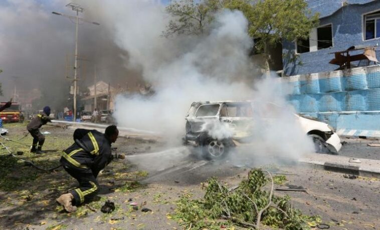 Explosión de automóvil y disparos en hotel en ciudad portuaria de Kismayu en Somalia: policía | Noticias de Buenaventura, Colombia y el Mundo