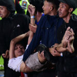 Motín en partido de fútbol en Indonesia deja 129 muertos, incluidos dos policías | Noticias de Buenaventura, Colombia y el Mundo