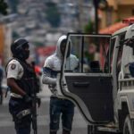 Policía intenta romper bloqueo a central de combustibles en Haití | Noticias de Buenaventura, Colombia y el Mundo