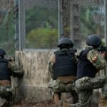 Ecuador traslada a líderes de pandillas a prisión de máxima seguridad | Noticias de Buenaventura, Colombia y el Mundo