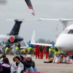 Activistas climáticos pululan en jets privados en el aeropuerto de Amsterdam para protestar por la contaminación | Noticias de Buenaventura, Colombia y el Mundo