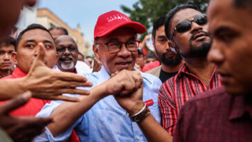 Anwar Ibrahim jura como décimo primer ministro de Malasia | Noticias de Buenaventura, Colombia y el Mundo