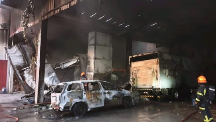 Incendio en taller de vehículos de Defu Lane | Noticias de Buenaventura, Colombia y el Mundo