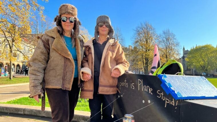 COP27: Manifestantes se reúnen en College Green de Bristol | Noticias de Buenaventura, Colombia y el Mundo