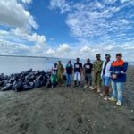 Más de 3 toneladas de residuos sólidos fueron recogidos en jornadas de limpieza de playas en el Pacífico colombiano  | Noticias de Buenaventura, Colombia y el Mundo