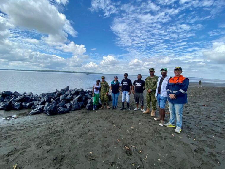 Más de 3 toneladas de residuos sólidos fueron recogidos en jornadas de limpieza de playas en el Pacífico colombiano  | Noticias de Buenaventura, Colombia y el Mundo