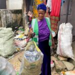 Nigerianos intercambian material de desecho por seguro médico | Noticias de Buenaventura, Colombia y el Mundo