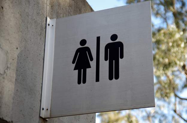 Los sudafricanos firman una petición contra los baños unisex en las escuelas | Noticias de Buenaventura, Colombia y el Mundo