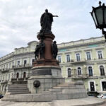 La icónica estatua de la emperatriz rusa Catalina II en el puerto ucraniano de Odesa será demolida | Noticias de Buenaventura, Colombia y el Mundo