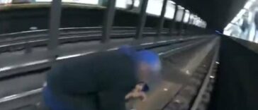Oficiales de la policía de Nueva York capturados en video salvando a un hombre del tren subterráneo que se aproxima | Noticias de Buenaventura, Colombia y el Mundo
