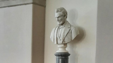La estatua de Lincoln vuelve a exhibirse en la biblioteca de la Universidad de Cornell después de una retirada abrupta | Noticias de Buenaventura, Colombia y el Mundo