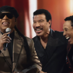 Mira a Stevie Wonder, Charlie Puth y Ari Lennox interpretar el tributo a Lionel Richie en los American Music Awards 2022 | Noticias de Buenaventura, Colombia y el Mundo
