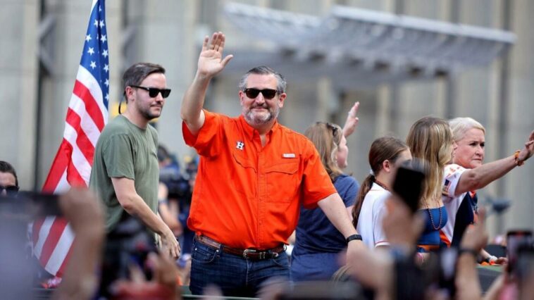 Hombre arrestado por arrojar una lata de cerveza al senador Ted Cruz en el desfile de la Serie Mundial afirma que sus acciones no fueron violentas | Noticias de Buenaventura, Colombia y el Mundo